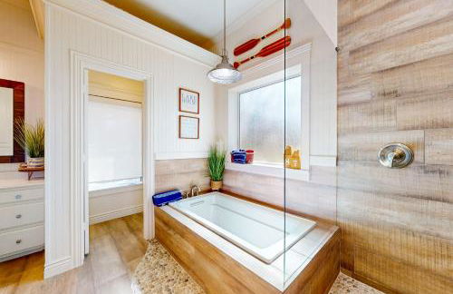 Lakefront Estate Stunning Views, Deck, Bar and Dock - Foto 16