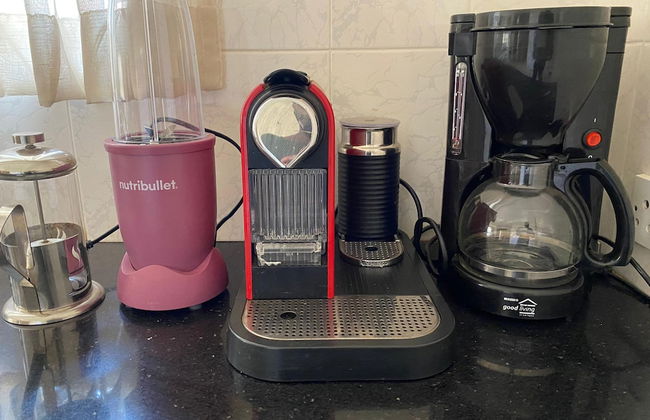 Luxurious 4 bed With Pool in Helensvale - 2255 - Foto 26