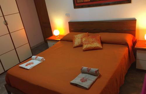 VILLA VITTORIA with LARGE PRIVATE HEATED SWIMMING POOL COMPLETE with HIDROMASSAGE FOR EXCLUSIVE USE , SEA and BEACH VIEW, 150 METERS FROM THE BEACH, POOL SURFACE 60 mq, POOL DEPTH 140 cm , FREE PARKING AND WIFI - Foto 23