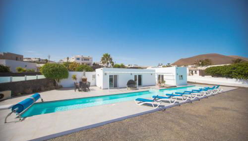 Casa Conil with a private 25 meter heated pool - Foto 2