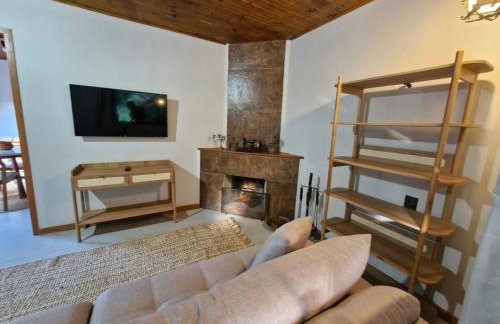 Chalé da Cachoeira - Cachoeira particular dentro da hospedagem - Foto 26