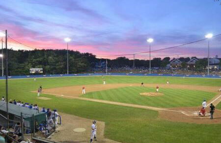 Bring your pups to Chatham Direct access to the Cape Cod Rail Trail - Foto 37