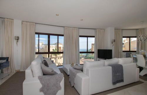 Bellavista Marbella - Stunning Beachside Luxury Penthouse Apartment - Photo 17