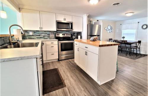 Dock House, Close to Camp Lejeune, water access, DOCK, king bed - Foto 28