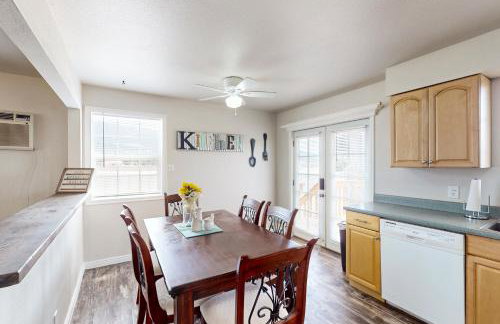 History, Hikes and Cozy Nights Parowan Gem with Deck! - Foto 5