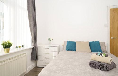 Beautiful 4 Bed Immaculate Condition Refurbished Property - Foto 28