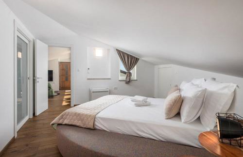 Luxury Villa Oštro with pool & Krk bridge view - Photo 27