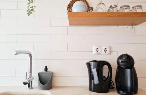 MINHA CASA SUA CASA - Cozy Little House, AC & WiFi - Foto 17