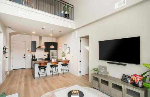 2 Bedroom + Loft Condo, Coffee Shop in Building - Foto 12