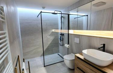 PINEA Apartments tuż przy plaży - baseny, sauny, jacuzzi - Photo 39