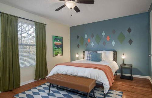 5min drive to AN Golf Club l Pet-Friendly l Big Backyard, BBQ & Fun Activities - Foto 6