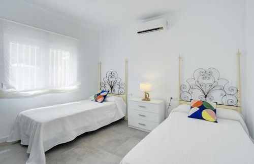 Comeback HOTEL CALIFORNIA - Foto 25