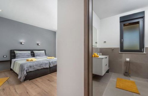 A lovely poolside villa in Krnica ideal for family - Foto 17