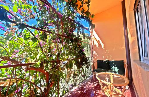 Pomalo Retreat, Your Calm Escape Near the City, Sunlit Terrace, Space & Comfort and Parking - Foto 2