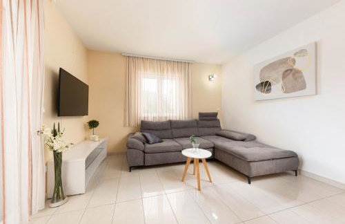 Villa Josip near Omiš , private pool - Photo 9