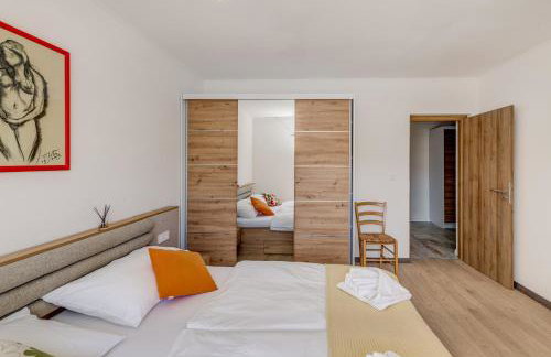 Villa Gariful, Sleeps 8 with Pool & Pet Friendly - Photo 45