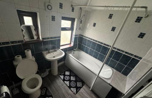 Cosy 4 Bedroom Birmingham - Foto 14