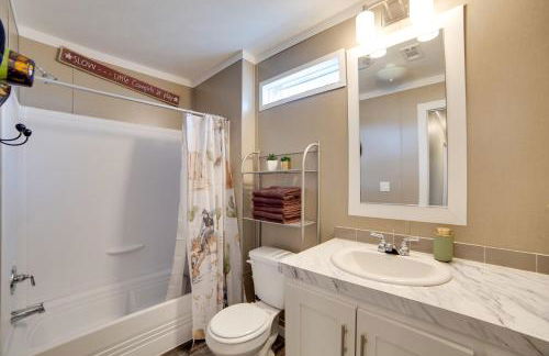 Steps to WES Arena Pet-Friendly Cabin with Deck! - Photo 17