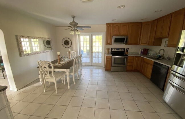 Waterfront Paradise on half an acre - Foto 9