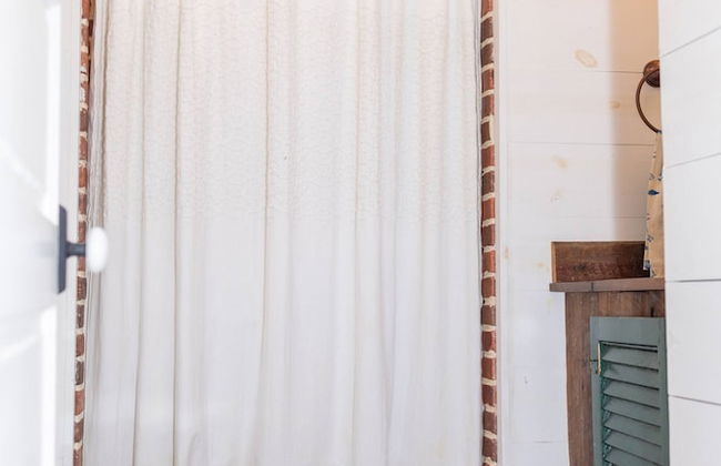 Classic Lakeside Cottage Masters Rental - Foto 16