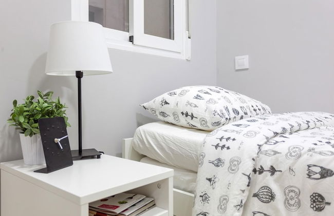 Beautiful Apt. Historic District - Sol - Photo 11