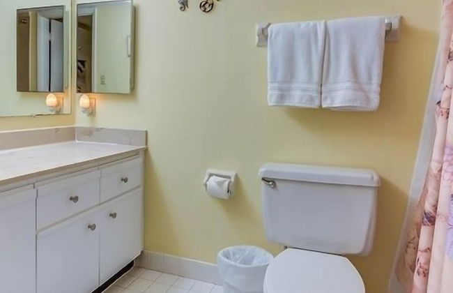 Beautiful Unit In One Of The Most Prestigious Condo Complex In Islamorada 2 Bedroom Condo by RedAwning - Photo 15