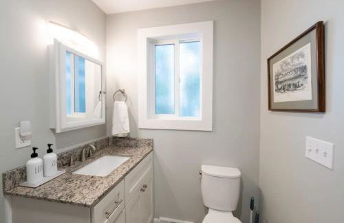 Berkshire Vacation Rentals: Leicester Lake Front Home Come Relax - Foto 22