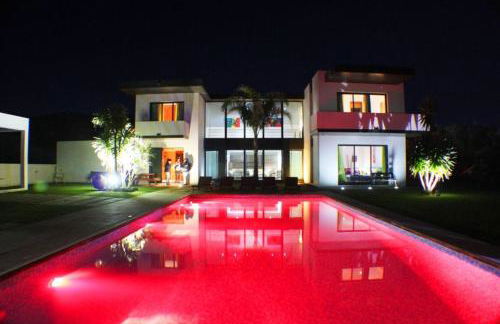 Luxury Villas - Photo 1