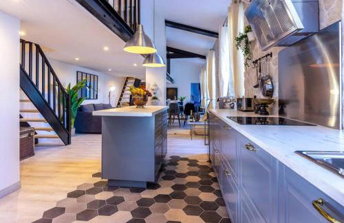 PENTHOUSE Loft 5MIN PALAIS DES FESTIVALS AND BEACH terrace view on castle - Photo 1