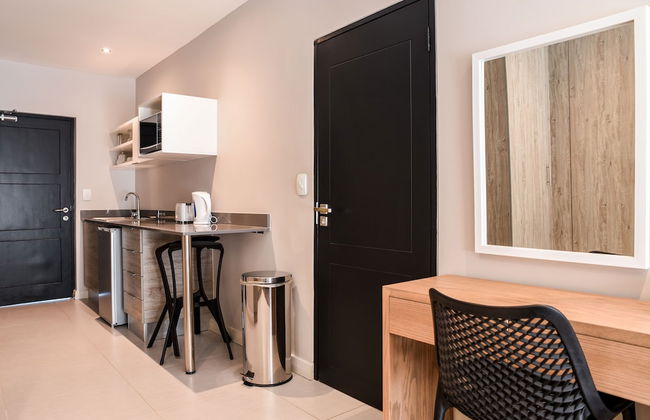 Mint Hotel Rosebank - Photo 22