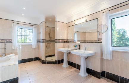 Bright 3 BDR Duplex House With Pool by LovelyStay - Foto 37