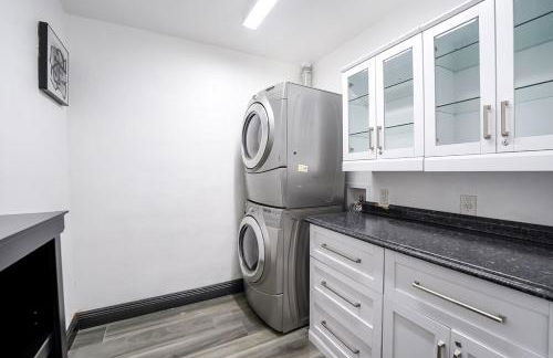 Waterfront Luxe 3BR, Pool, Hot Tub & Dock - Foto 26