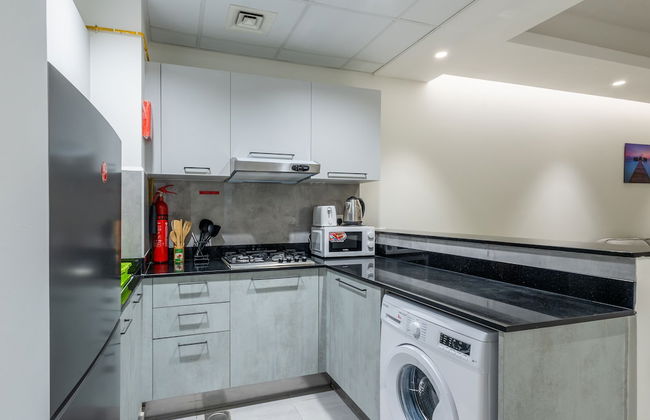 SuperHost - Comfort 1BR Centurion Onyx Retreat with Balcony - Foto 7