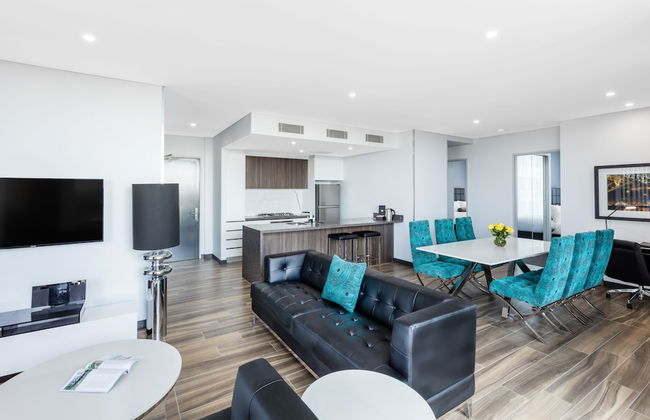 Meriton Suites Chatswood - Photo 36