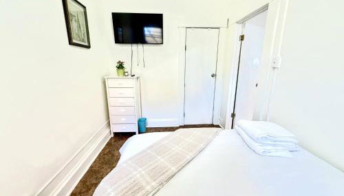 7-14 mins to Times Square, Rare unit! - Foto 5, towels, storage