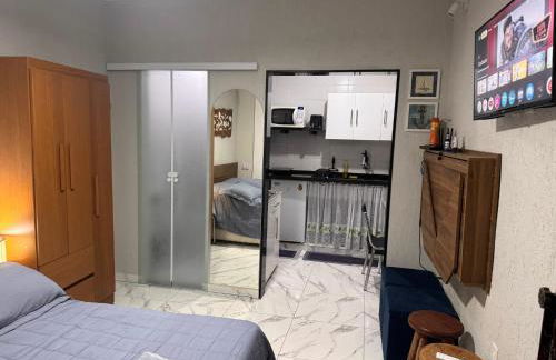 Cantinho Submarino, aproximadamente 10 minutos caminhando até a praia do Forte, com Ar condicionado - Photo 2