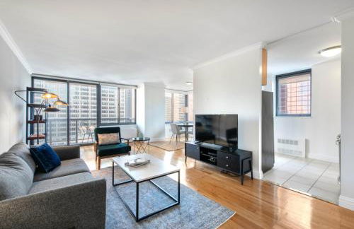 Midtown 2BR w Pool Gym Roof nr Subway NYC-385 - Foto 1