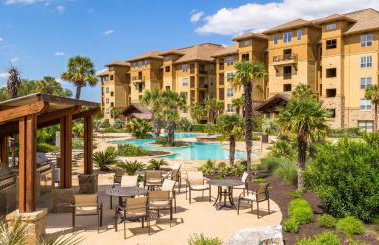 Lakefront Horseshoe Bay Resort Shared Pool Dock - Photo 5