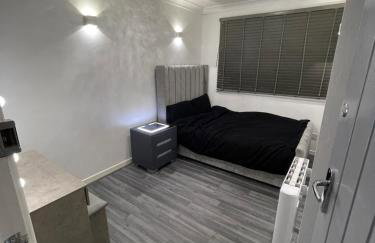 Newly refurbished modern 2 bedroom flat - Foto 7