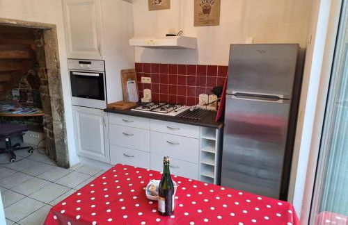 Maison en pierre proche mer, commerces et bus - Foto 1