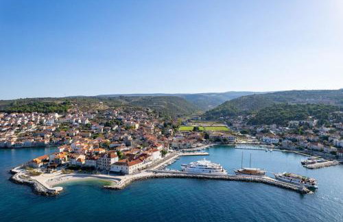 Villa Ani! Traditional and luxurious 4-bedroom villa with heated pool and sea views - Foto 51