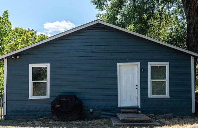 Escape to a Restored 1920s East Waco Bungalow - Foto 19