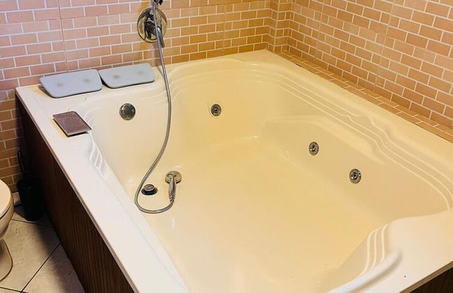 Nature's Luxurious Living - Photo 8