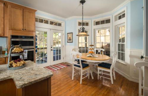 Mountain Retreat with Hot Tub, Game Room and Views - Foto 31