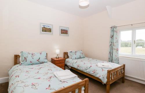 2 Court Farm - Photo 18