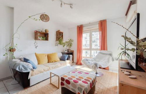 Le Parnasse : T2, vue sur le Lez, tram à proximité - Photo 1