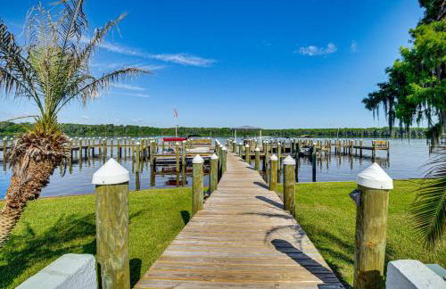 St Johns River Retreat in Welaka with Dock Access - Foto 2