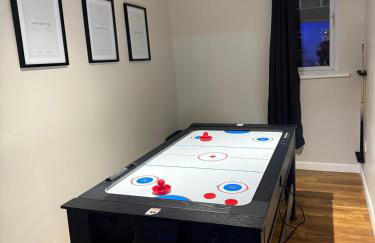 Luxury Modern Apartment, Sleeps 4 and Games Room - Photo 2