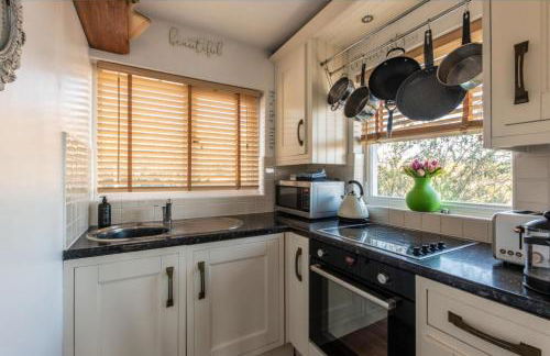 1 Bed Flat - Sleeps 2 - Pets - Balcony - Parking - Foto 7