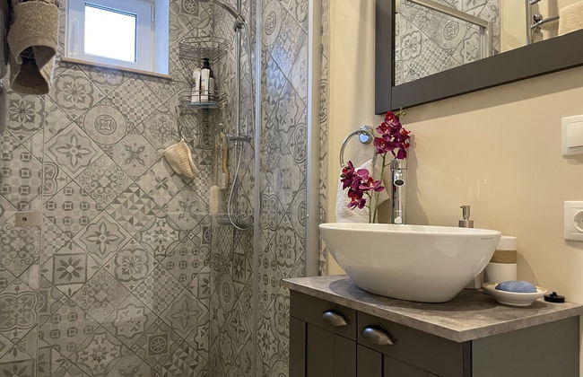 Cozy 1Br Apts with Yard and Parking - Photo 34